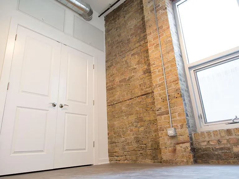 1532 W Chicago Ave — Photo 7