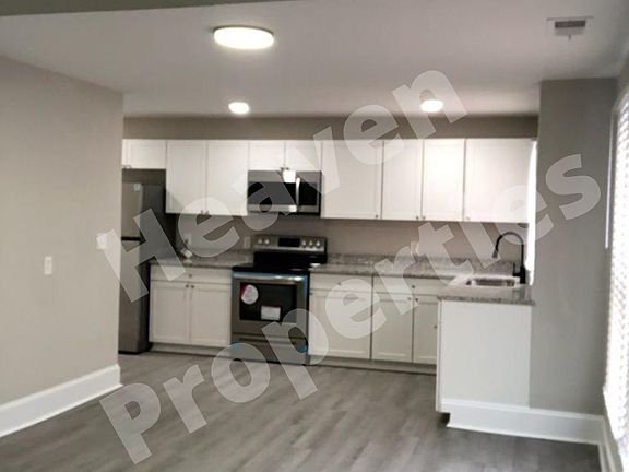 3rd image of 1010 W A St