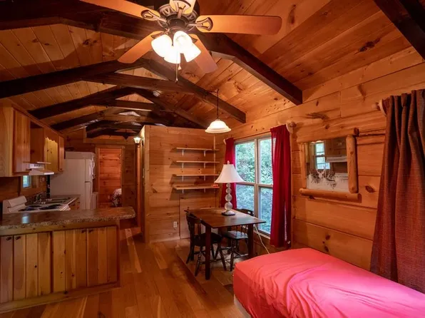 236 Chestnut Cove Rd, Sylva, NC 28779