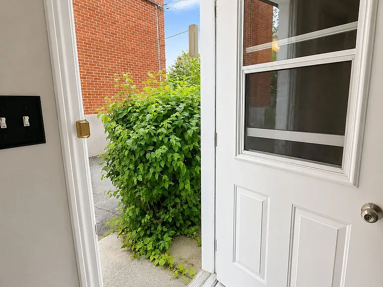 22 McColl St #A — Photo 17