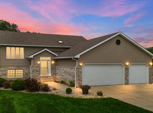 503 Carriage Ln, Westville, IN 46391
