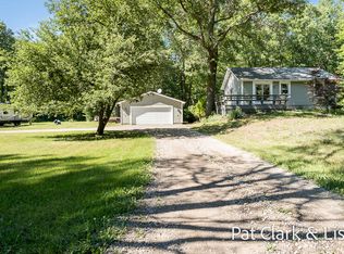 14011 Hickory Rd, Fruitport, MI 49415