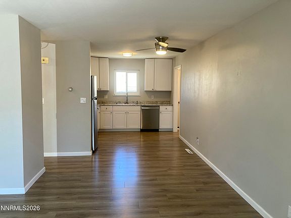 5th image of 962 & 960 Roberts St