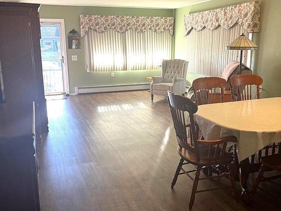 3rd image of 219 Torrey Pines Drive