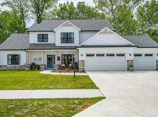 1163 Switchfoot Dr, Huntertown, IN 46748