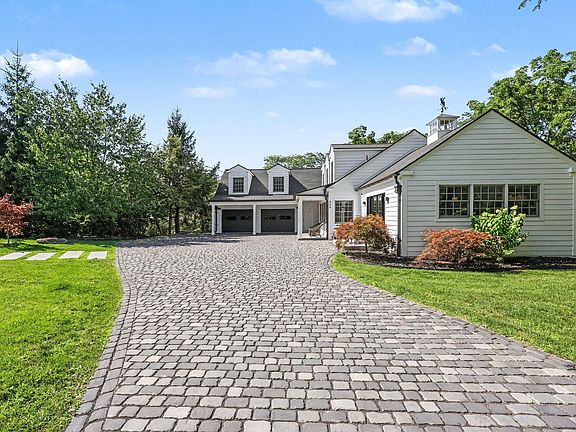 4th image of 504 Burson Pl