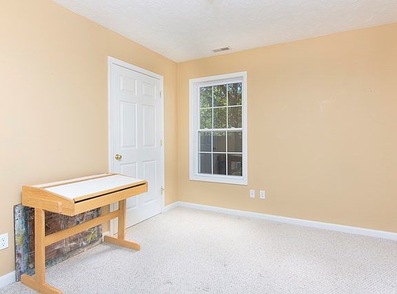 5th image of 616 Crittenden St
