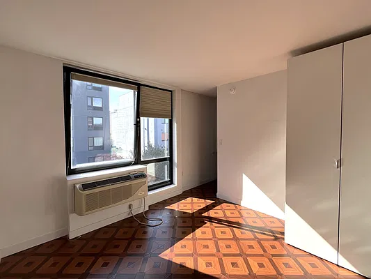 Rented by Akam Sales and Brokerage | media 7