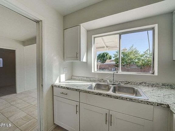 3rd image of 5609 W Encanto Blvd NW