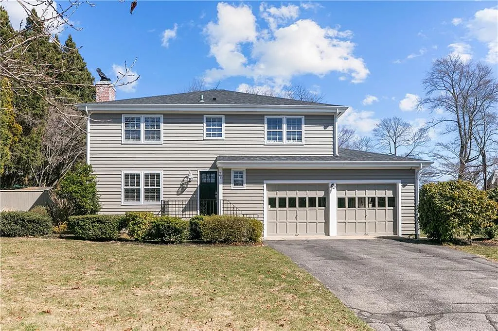 4 bed, 2.5 bath, 2536 sqft, $5,200 — Photo 1