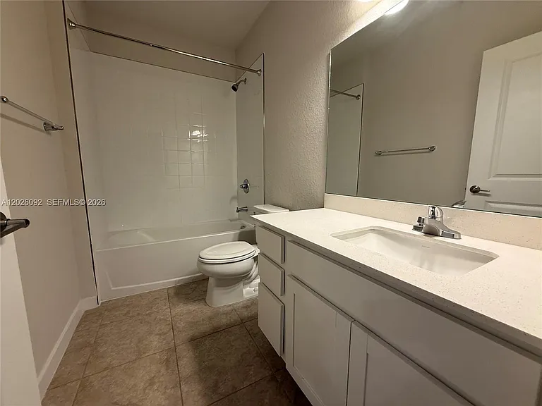 1073 NW 5th St #1073 — Photo 5