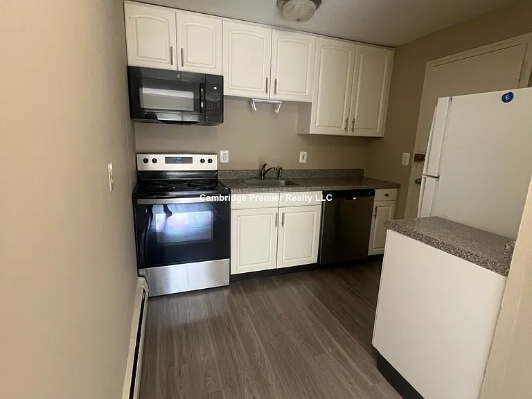 379 Harvard St #26 — Photo 2