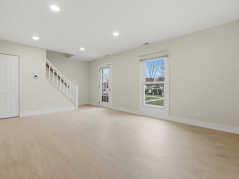 763 Wellington Ave #763 — Photo 5