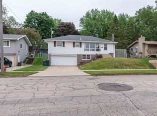 2203 22nd St NW, Rochester, MN 55901