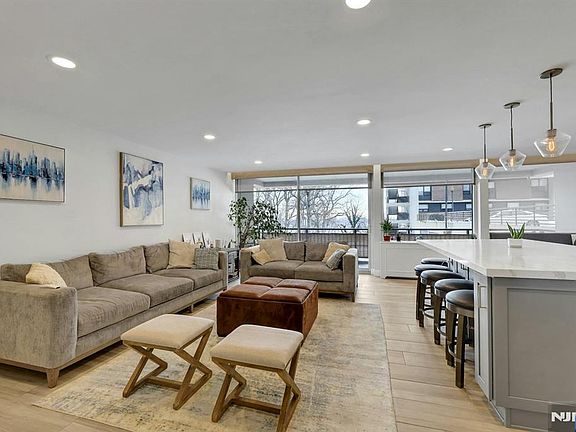 3rd image of 2 Horizon Rd APT G1