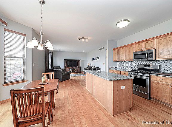 5th image of 641 Stewart Ave