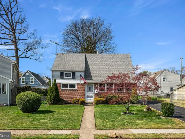 807 Cricket Rd, Secane, PA 19018