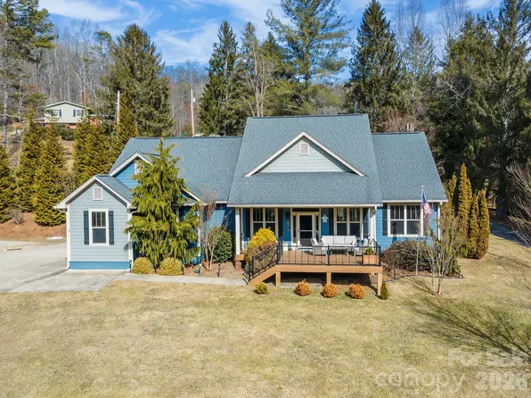 18 Hoye Ln, Candler, NC 28715