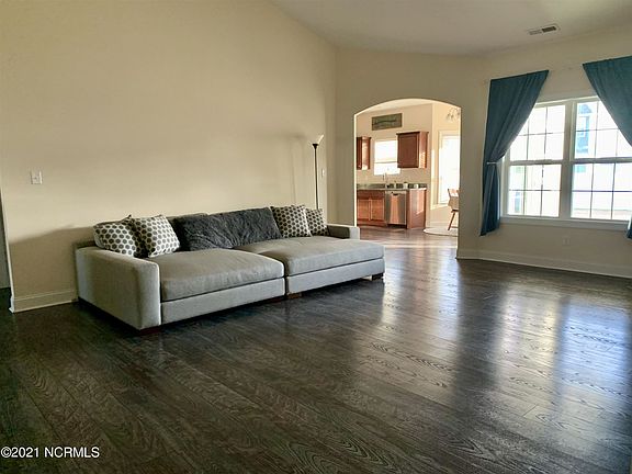 4th image of 221 Copper Creek Dr