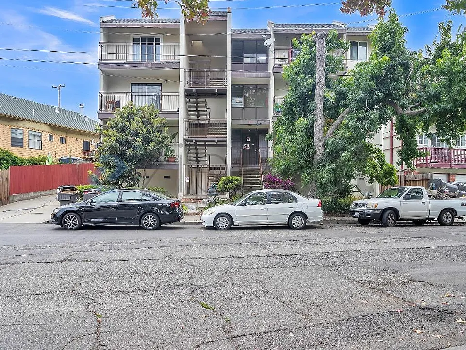 321 Athol Ave #2
