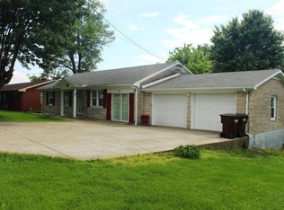 31 Shelby St, Eminence, KY 40019