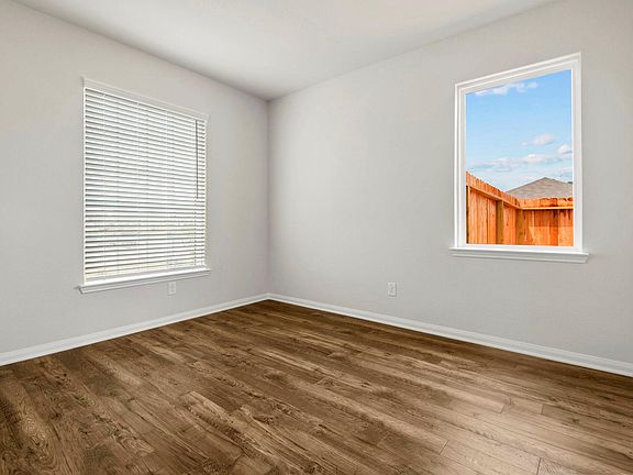 3rd image of 701 Jasmine Ridge Ln