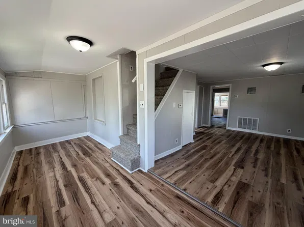 21 E Pittsfield St, Pennsville, NJ 08070
