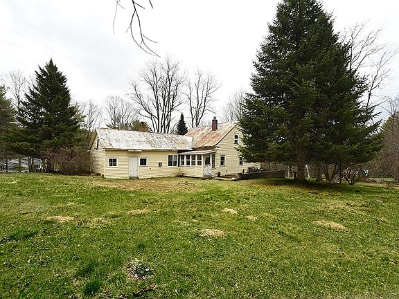 5th image of 27 Clute Dr