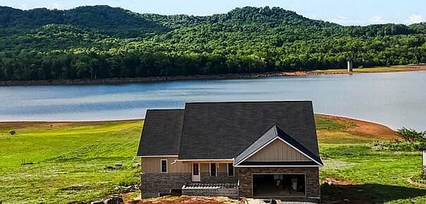 1st image of 473 Masters Ln