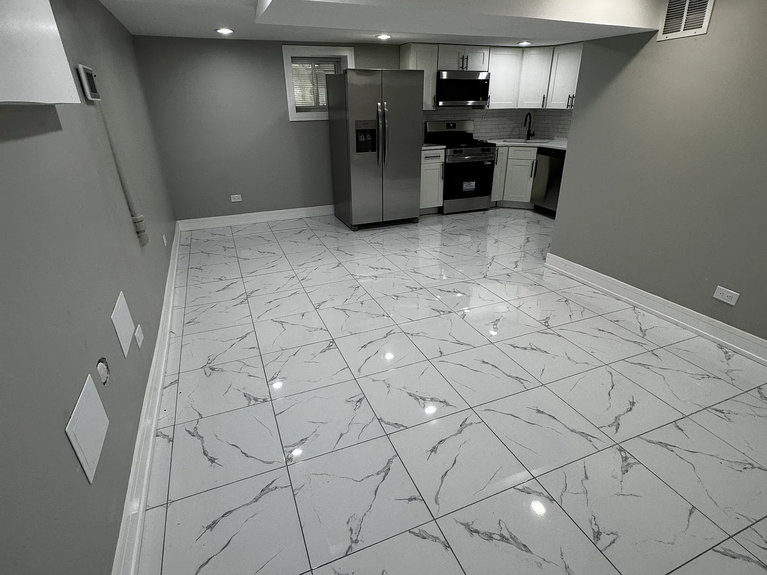 2 bed, 820 sqft, $1,800 — Photo 2