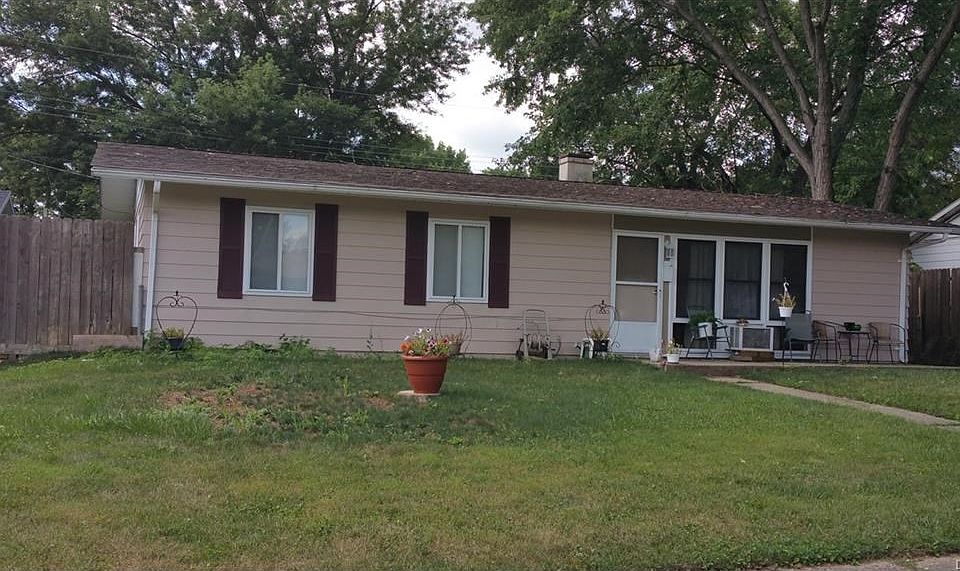 2nd image of 1131 Frost Cir