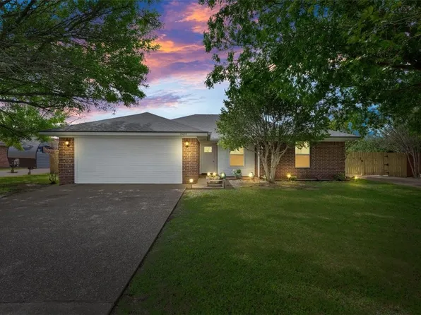 10420 Marigold Ln, Waco, TX 76708