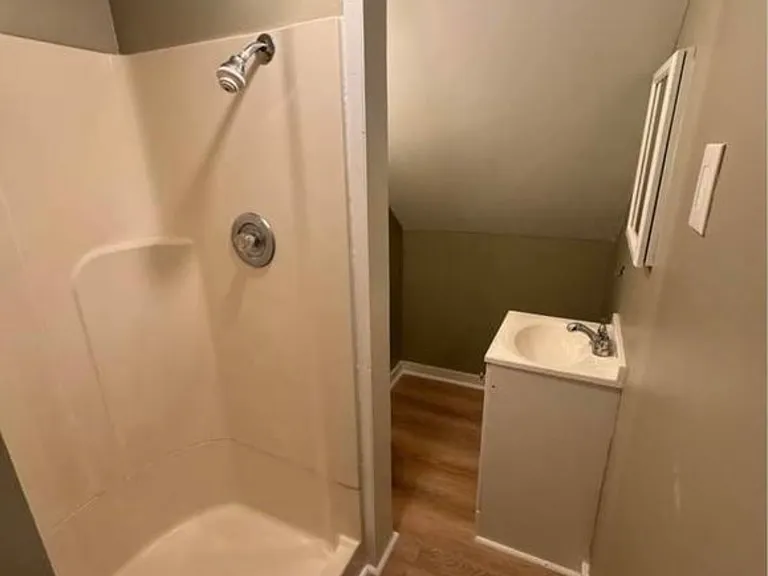 123 E Main St #4 — Photo 7