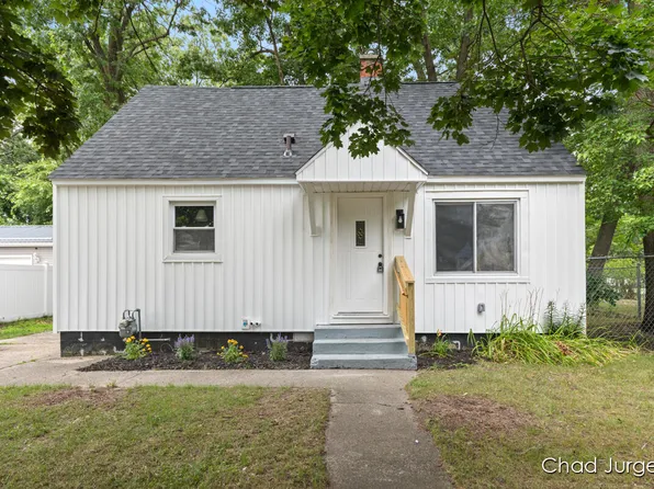 621 School St, Muskegon, MI 49442