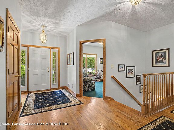 4th image of 3991 White Pine Dr