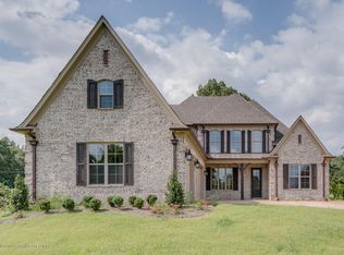 1198 Saint Claire Park, Southaven, MS 38671