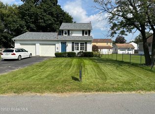 1860 Stuart St, Schenectady, NY 12303