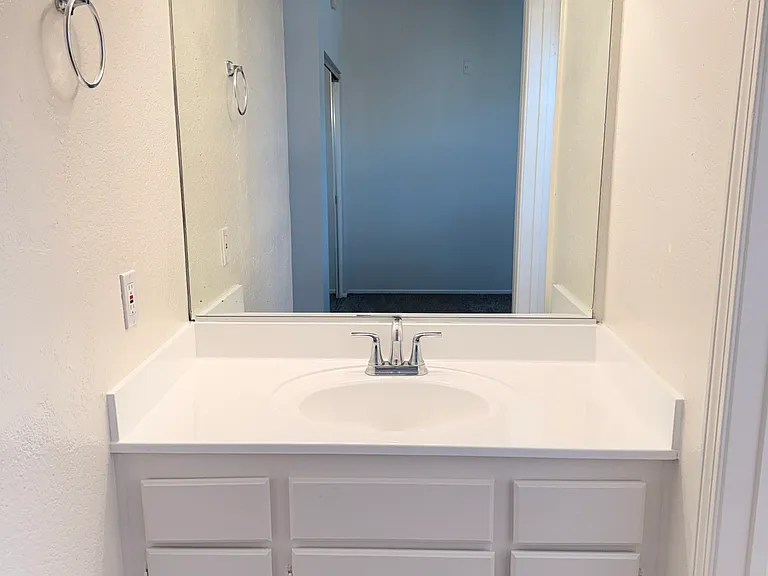 1207 Mira Mar Ave #204 — Photo 12