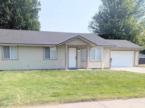 3142 Primrose St, West Richland, WA 99353