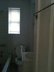 3rd image of 2208 N Seeley Ave APT 1N