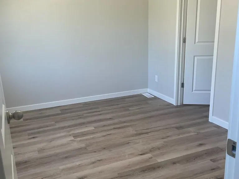 2093 Dowd St — Photo 8