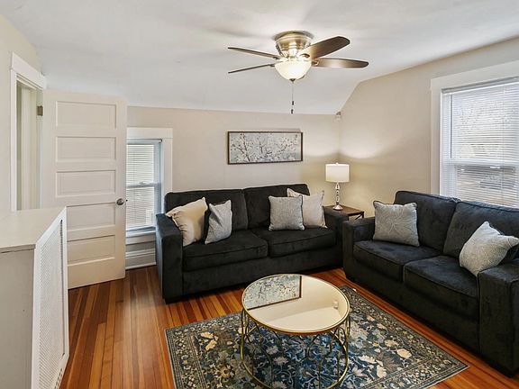 2nd image of 219 W Park Ave