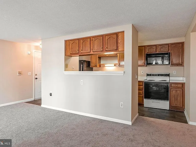 611 Himes Ave #104 — Photo 4
