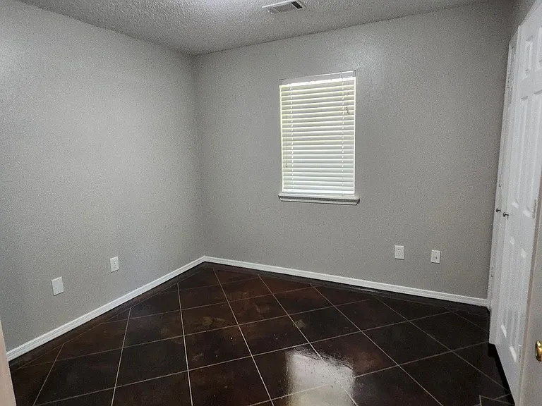 1818 Watts Rd — Photo 11