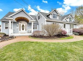 8 S Amos St, Tewksbury, MA 01876