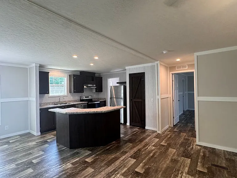 552 Sewell Mill Rd — Photo 12