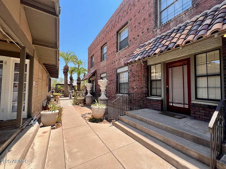 902 E Palm Ln #6 — Photo 23