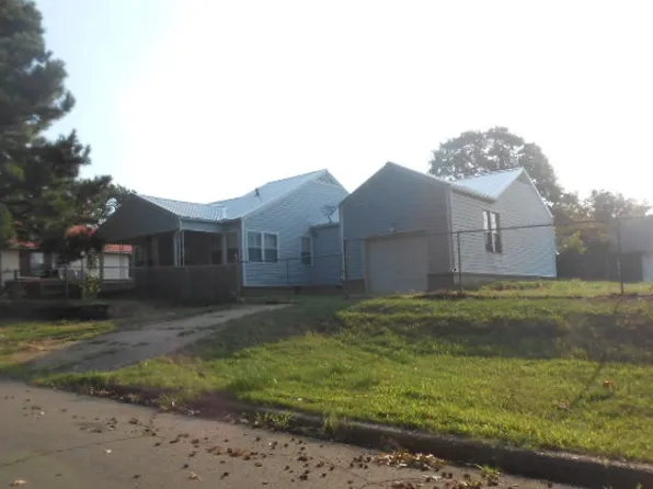 407 W 4th St, Heavener, OK 74937