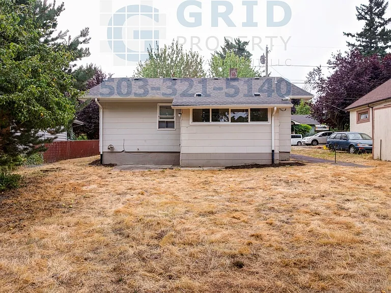 9037 NE Humboldt St — Photo 17