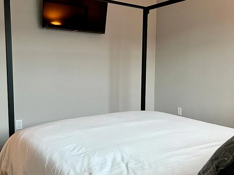 997 N Contzen Ave #2 — Photo 7